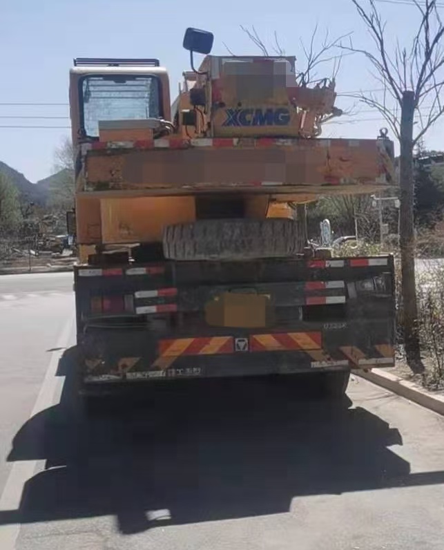 Used 2019 XCMG 25ton truck crane for sale