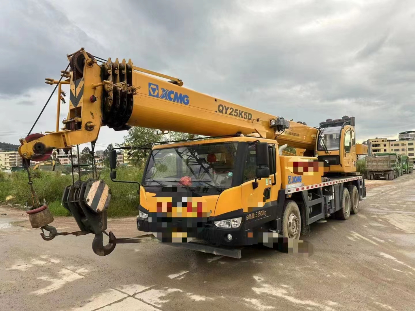 Used 2021 XCMG 25ton truck crane for sale