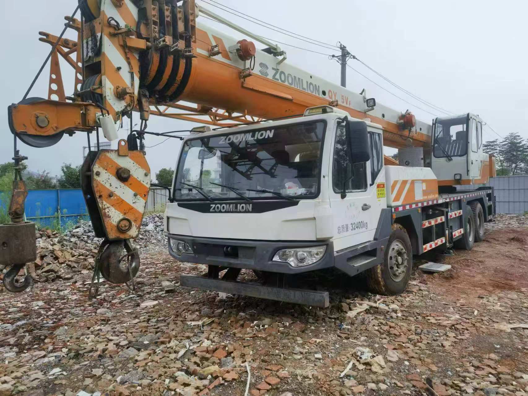 Used 2014 Zoomlion 25ton truck crane for sale